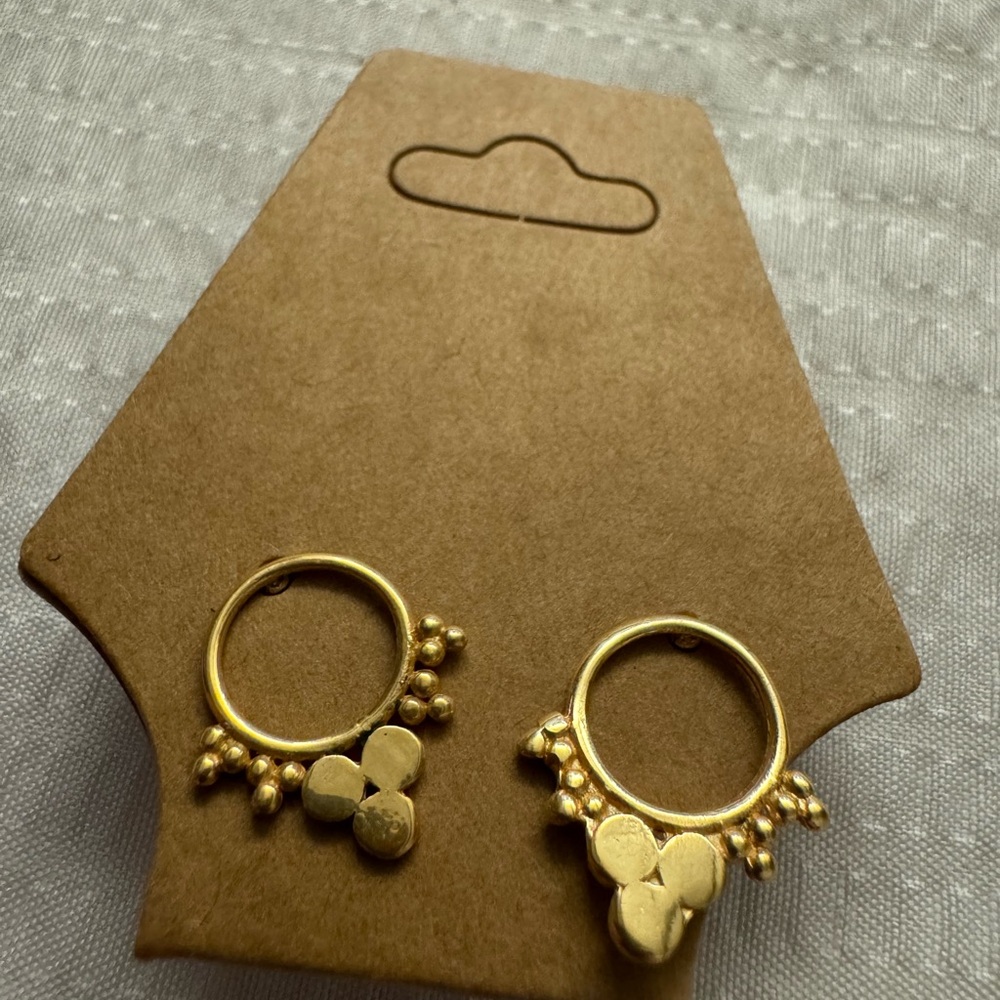 2 pair bundle earrings - Picture 4 of 6